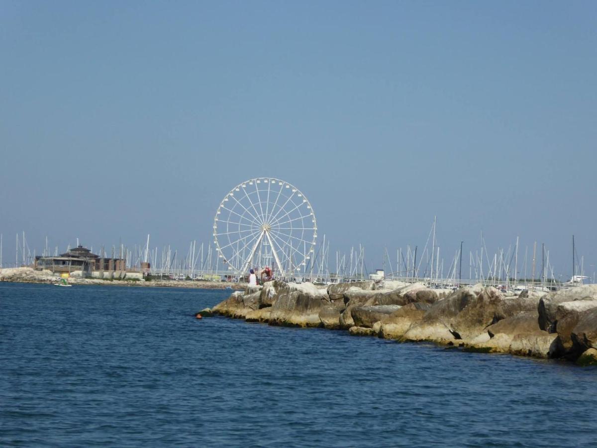 A Casa Minerva Apartment Rimini Luaran gambar
