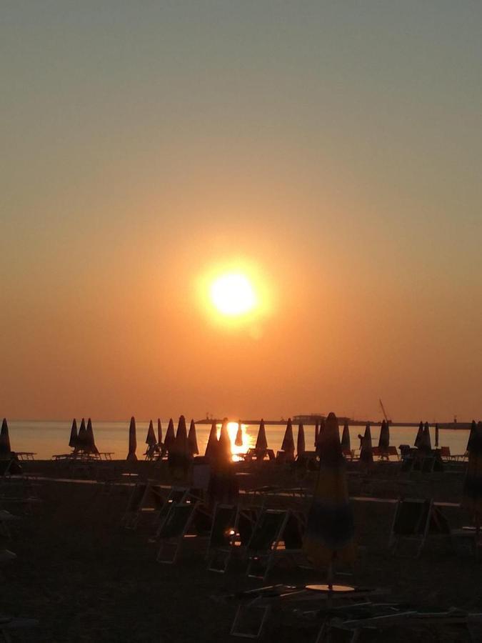 A Casa Minerva Apartment Rimini Luaran gambar